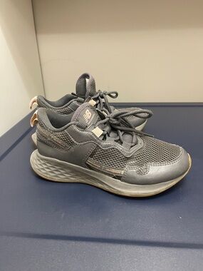 New Balance Fresh Foam running sneakers sz 6.5